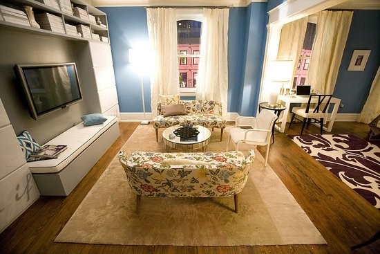 Carrie Bradshaw's Living Room Makeover